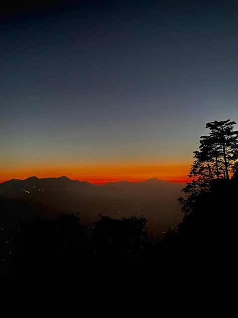 Mussoorie Night, Sunrise Background, Aesthetic Views, View Aesthetic, Songs That Describe Me, Mountains Aesthetic, Libra Quotes, Galaxy Wallpaper Iphone, Nature Pics