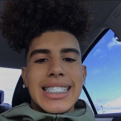 Blue Braces, Braces Ideas, Guys With Braces, Cute Braces Colors, Hood Clothes, Adult Braces, Lightskinned Boys, Mexican Boys