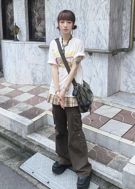 Green Based Outfits, Jorts Outfit Idea Alt, Japan Clothes Aesthetic, Soft Japanese Fashion, Dress And Pants Outfit Combo, Alt Rock Concert Outfit, Dress With Jeans Outfit, Streetwear Fashion Japan, Skirt Over Pants Outfits