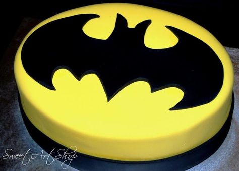 If Thomas was big on Batman, this would be his cake for the wedding. :) Batman Grooms Cake, Cake Batman, Batman Birthday Cakes, Cake Shops, Batman Cake, Batman Birthday Party, Batman Party, Superhero Cake, Batman Birthday