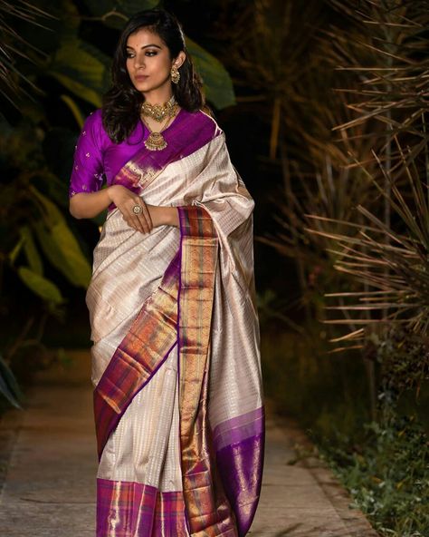 Off White Kanchipuram Silk Saree, Vairaoosi Silk Saree, White Kanjeevaram Saree, Marriage Blouses, Saree Pleats, Bride Pics, Desi Things, Latest Saree Blouse, Silk Saree Blouse Designs Patterns