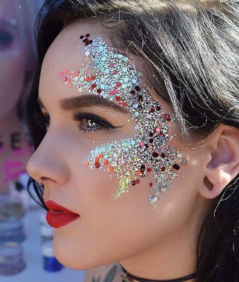 Happy Valentines Day ❤❤ Pintura Facial Neon, Glitter Carnaval, Festival Makeup Rhinestones, Neon Face Paint, Glitter Face Paint, Holiday Nails Easy, Festival Makeup Tutorial, Festival Makeup Rave, Festival Makeup Glitter