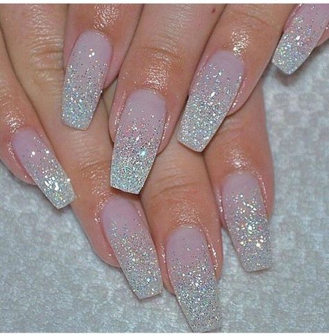 Obserwuj nas po więcej! #ślub #ślubne #inspiracje #paznockie #pazurki Ombre Gel Nails, Ombre Nails Glitter, Sparkle Nails, Nail Designs Glitter, Pink Acrylic Nails, Prom Nails, Nail Arts, White Glitter, Square Nails