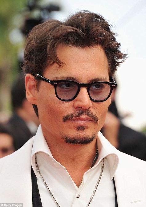 5 Best Ways To Style Soul Patch Beard Like A Pro! Johnny Depp Beard, Style Coachella, Soul Patch, Men Facial, Actors Birthday, جوني ديب, Best Beard Styles, Mens Facial Hair Styles, Jenner Sisters