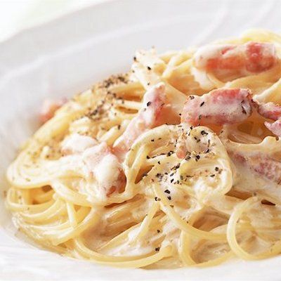 You’ve told us that a block of cheese and a package of bacon are staples in your kitchen pantry. Keep this easy toss in mind when you can’t think of what to make for dinner. It’s fast, simple, comforting and satisfying. Carbonara Recipe Creamy, Carbonara Recept, Pancetta Recipes, Spaghetti Carbonara Recipe, Creamy Spaghetti, Pasta Alla Carbonara, Carbonara Recipe, Pasta Carbonara, Bacon Pasta