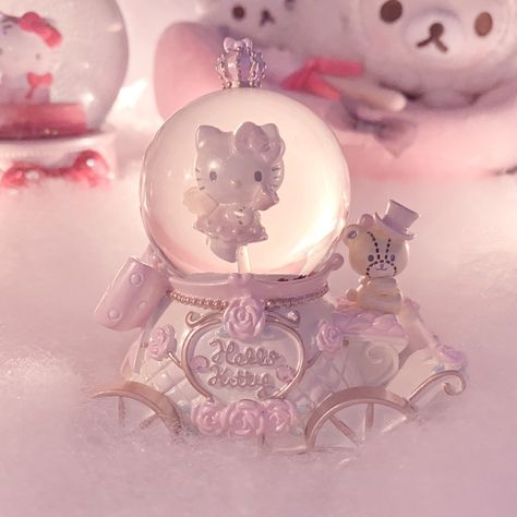 #hellokitty #sanrio #hellokittylover #mymelody #doraemon #kawaii #hellokittylovers #cute #hellokittystuff #kuromi #hellokittyaddict #pink #like #hellokittycollection #kitty #aesthetic #disney #hellokittycollector #hellokittyfan #y #pompompurin #hellokittymania #hellokittymurah #hellokittyindonesia #anime #love #cinnamoroll #keroppi #sanriocore #hellokittyfans Sanrio Snow Globe, Christmas Sanrio Icons, Different Core Aesthetics, Marshmallow Unicorn, Christmas Aesthetic Pictures, Sanriocore Aesthetic, Hello Kitty Finds, Sanrio Christmas, Fairy Room