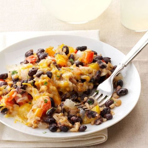 Southwestern Quinoa, Black Bean Casserole, Calorie Snacks, Pinch Of Yum, Black Beans And Rice, Black Bean Quinoa, Fresh Fruit Recipes, Beans And Rice, Cooking Guide