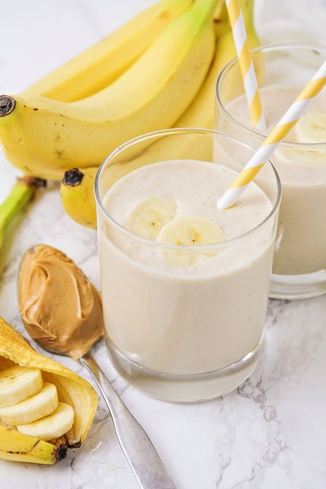 The Baker Upstairs: Peanut Butter Banana Smoothie Smoothie Recipes Banana, Recipes Banana, Peanut Butter Banana Smoothie, Banana Peanut Butter, Banana Drinks, Resep Smoothie, Banana Smoothie Recipe, Peanut Butter Smoothie, Healthy Smoothie Recipes