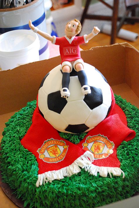 Lfc Cake, Manchester United Cake, Bolo Do Mickey Mouse, Cake Ideas For Men, Liverpool Cake, Soccer Ball Cake, Soccer Birthday Cakes, Football Birthday Cake, Vanilla Bean Cakes