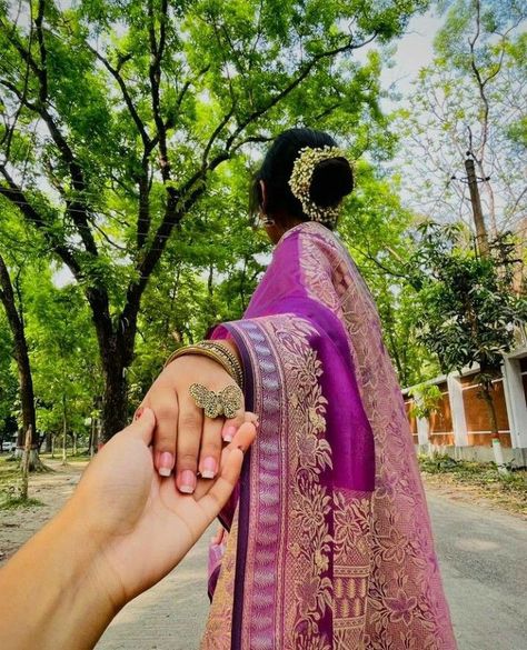 Traditional Couple, Stylish Pic, Bollywood Pictures, Cute Couples Photography, Cute Instagram Pictures, Couple Picture Poses, Cute Couple Poses, Couple Photoshoot Poses, Cute Couple Images