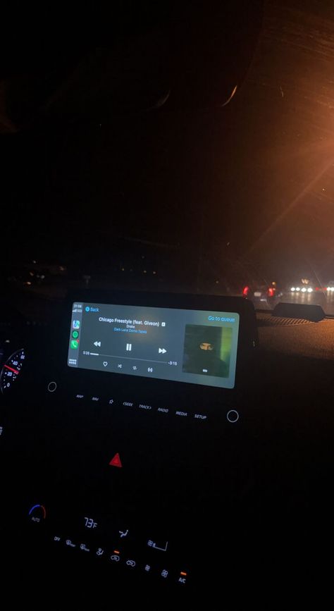 Car Singing Aesthetic, Drive Aesthetic Night, Aesthetic Night Drive, Chicago Freestyle, Sneaky Link Pictures, Aesthetic Car Interior, Night Drive Aesthetic, Car Post, R&b Aesthetic