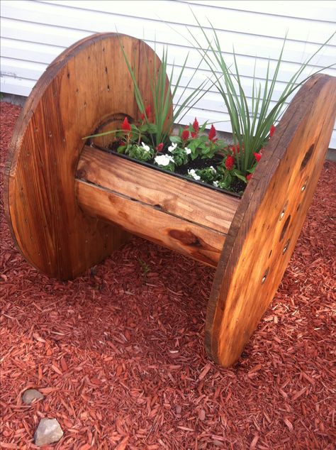 Cable Reel Planter I just finished. Wooden Cable Reel, Cable Spool Furniture, Cable Spool Tables, Wooden Cable Spools, Wooden Spool Projects, Spool Furniture, Spool Tables, Cable Spool, Spool Crafts