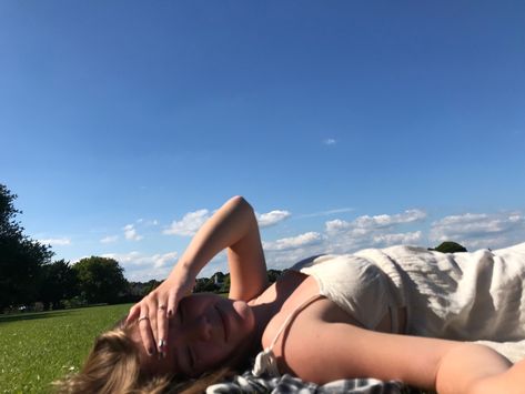 Laying Outside Aesthetic, Laying In The Sun Aesthetic, Laying In The Grass Aesthetic, Person Laying Down Reference, Laying In The Sun, Slow Summer, Summer Moodboard, Summer Vision, Sun Aesthetic