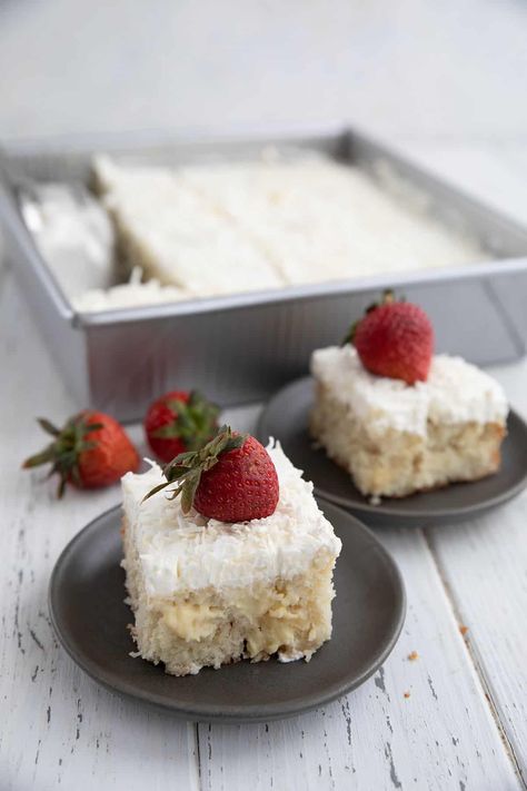 Keto Poke Cake Recipes, Keto Poke Cake, Keto Coconut Cake, Coconut Cream Poke Cake, Coconut Poke Cake, Cream Poke Cake, Coconut Flour Cakes, Sugar Free Whipped Cream, Coconut Poke Cakes