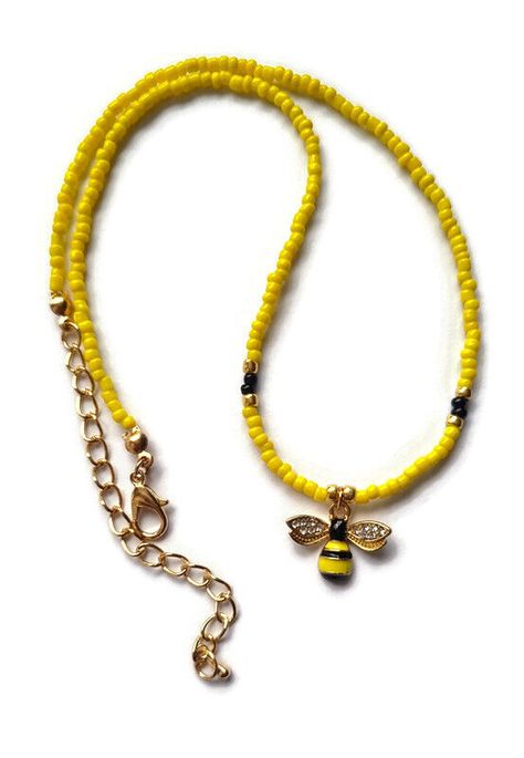 Handmade Necklace Tutorial, Vacation Jewelry, Yellow Bee, Layered Chokers, Bee Charms, Choker Collar, Costume Jewelry Necklaces, Fancy Jewelry, Bumble Bee