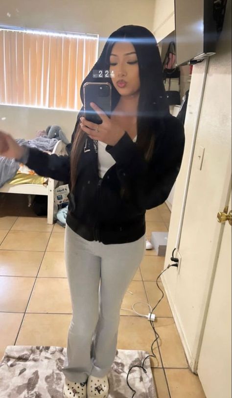 Latina Girl Outfits, Cute Latina Outfits, Cool Grey 11s Outfits, Iphone In Hand, Cool Grey 11s, Grey 11s, Outfits Latina, Blank Image, Latina Outfit