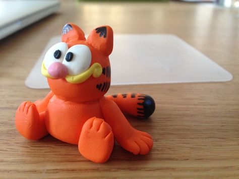 Garfield (handmade/zelfgemaakt) Garfield Clay Sculpture, Clay Garfield, Clay Inspo, Pottery Inspo, Clay Sculptures, 90s Theme, Clay Diy Projects, Deep Art, Cute Clay