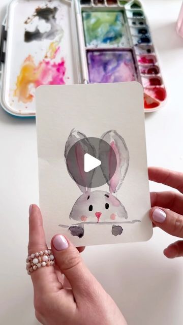 5-minute Easter watercolor card: so fun and easy! 🐰🌸 #watercolor #watercolorpainting #watercolortutorial #greetingcards #easter #ea... | Instagram Easy Card Painting Ideas, Easy Watercolour Card Ideas, Easy Bunny Watercolor, Watercolor Bunny Easy Tutorial, Watercolor Bunnies Easy, Watercolour Baby Card, Baby Shower Watercolor Card, Watercolor Baby Cards, Easter Watercolor Cards