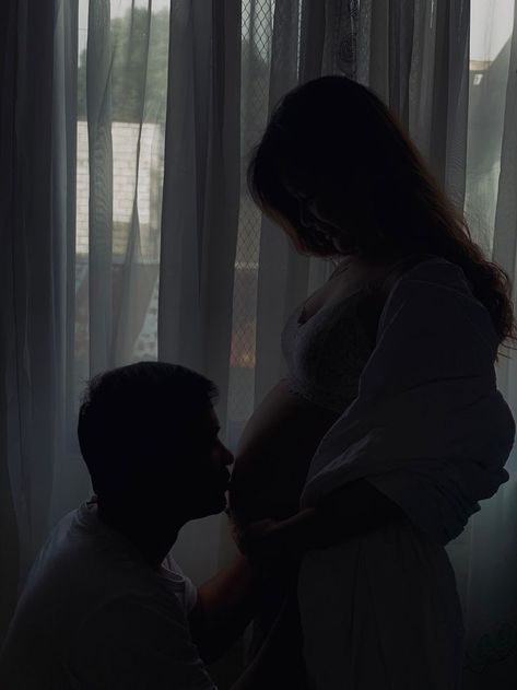 Story of Mansi and Ayush Mansi has to married  her sister's groom bec… #romance #Romance #amreading #books #wattpad Cute Pregnant Couples, Diy Maternity Shoot, Pregnancy Couple, Pregnancy Belly Photos, Cute Pregnancy Pictures, Healthy Children, Belly Photos, Maternity Photography Poses Pregnancy Pics, Couple Pregnancy Photoshoot