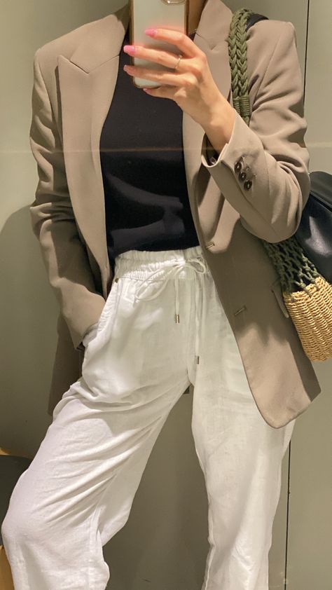 Beige Linen Blazer Outfit Summer, Linen Pants Blazer Outfit, Linen Pants And Blazer Outfit, Beige Linen Blazer Outfit, Laura Outfits, Linen Blazer Outfit, Outfits Moodboard, White Linen Pants Outfit, Outfit Uni