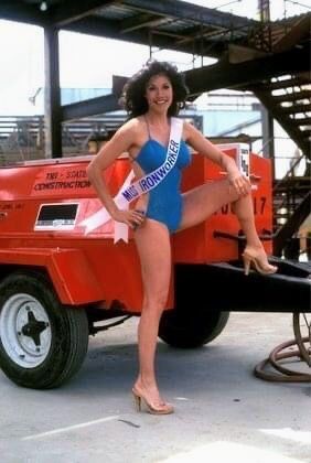 Barbi Benton as seen in a episode of Hee Haw. Bobby Vinton, Barbi Benton, Hugh Hefner, Swinging Sixties, Fantasy Island, Love Boat, Perfect Figure, Body Picture, City New York