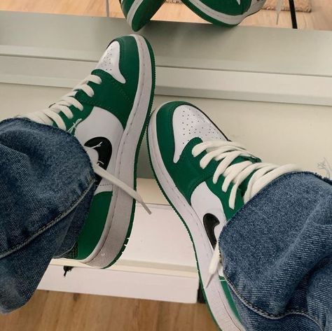 Jordan 1 Low Pine Green, Outfits With Jordan 1s Fashion Styles, Green Jordans, Jordan Shoes Girls, Shoe Wishlist, Nike Air Shoes, Cute Nike Shoes, Fresh Shoes, Hype Shoes