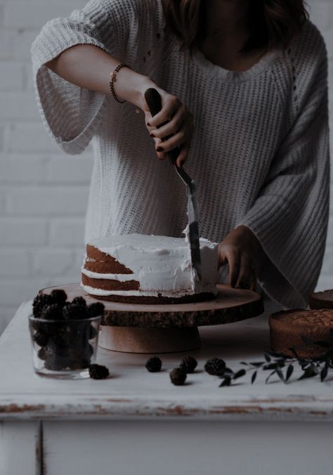 Pastry Cook, Cooking Photography, Fantasy Cake, Cake Photography, Food Props, Cooking Chef, Coffee Photography, Home Baking, Photo Cake