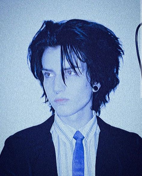 Male 80s Hair, Male Goth Hairstyles, Goth Men 80s, Masculine Punk Outfits, 90s Goth Men, 80s Male Hairstyles, Julian Sharwarko, Harsh Symmetry, Aesthetic Masculine Outfits