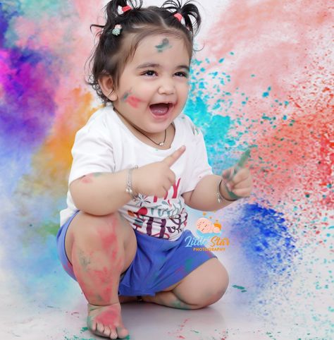 Holi Photo Ideas, Holi Shoot, Holi Decoration, Holi Photo, Holi Celebration, Family Picture Poses, Star Photography, Bedroom Color, First Birthday Photos