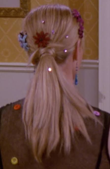 💭 on Twitter: "phoebe buffay's hairstyles: a thread https://t.co/Ercnuy5ZmM" / Twitter Monica Hairstyles, Phoebe Friends, 2000s Hairstyles, Friends Phoebe, Caesars Palace Las Vegas, Las Vegas Hotel, Embroidered Cocktail Dress, Vegas Dresses, Friends Hair