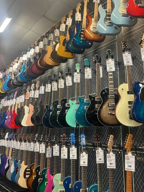 Iphone Wallpaper Rock, Aesthetic Guitar, Guitar Store, Guitar Obsession, Guitar Center, Big Goals, Aesthetic Pics, Electric Guitars, I Cant Even