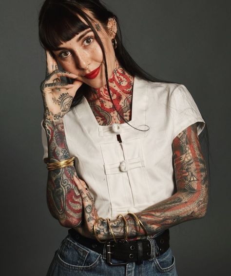 Hannah Pixie Snowdon, Hannah Snowdon, Hannah Pixie, Vest White, Body Art Tattoos, Womens Clothing Tops, Classic Black, Body Art, Cap Sleeves