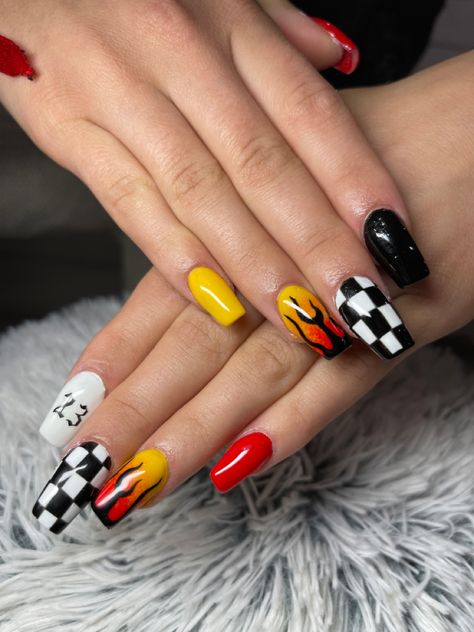 Car Show Nail Ideas, Racing Nails Dirt Track, Race Nails Designs, Race Car Nails Designs, Moto Nails, Hot Wheels Nails, Race Car Nails, Race Nails, Nascar Nails