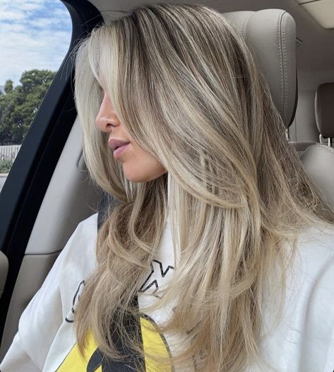 Curly Hair Color Ideas, Curly Hair Color, Blonde Hair With Roots, Perfect Blonde Hair, Summer Blonde Hair, Natural Curly Hair Cuts, Ash Blonde Hair Colour, Highlights Curly Hair, Brunette Hair With Highlights