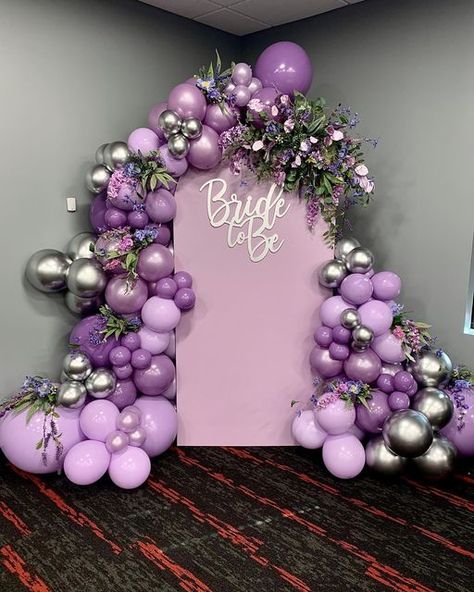 Purple And Gold Decorations, Birthday Photobooth Ideas, Purple Bridal Shower Ideas, Decorations For Anniversary, Tangled Theme, Balloon Gifts, Mrs Robinson, Photobooth Ideas, Purple Bridal Shower