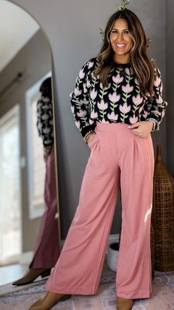 Lindsey Stephens Barnett on Instagram: "When you don’t feel like getting dressed up ,but then you remember your pants don’t have to be uncomfortable 🤗 comment 💗 for direct links. @halara_official #commissionablelinks #halara #halaraeveryday #momfits #workwear #widelegtrousers #ltk #ltkcreator #highwaistedpants #bossladyfit" Halara Wide Leg Pants Outfit, Halara Pants Outfit, Wide Leg Pants Outfit Work, Pants Outfit Work, Japan Outfits, Be Uncomfortable, Wide Leg Pants Outfit, Winter Inspo, Getting Dressed