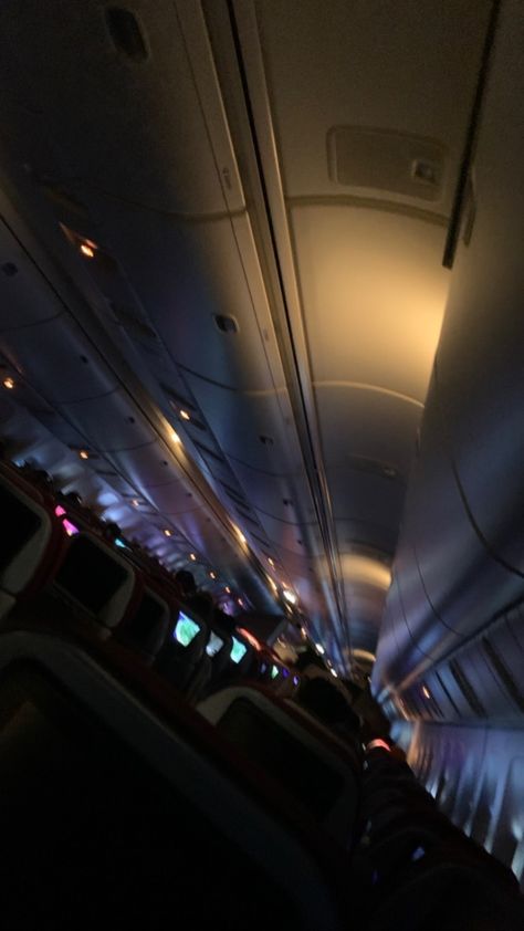 Fake Aeroplane Snaps, Night Flight Snap, Flight Night View, Night Flight Aesthetic, Fake Post, Aesthetic Traveling, Plane Aesthetic, Airport Pictures, Picture Of Doctor