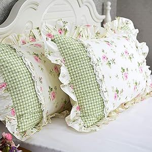 Bed Cover Design, Designer Bed Sheets, Bantal Sofa, Diy Pillow Covers, Pillow Crafts, Elegant Country, Comfy Pillows, Dekorasi Kamar Tidur, Chic Pillows