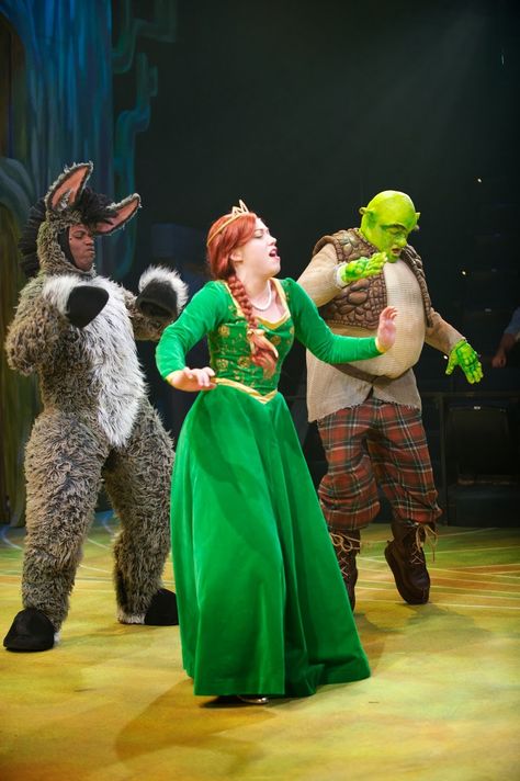 Donkey mohawk Shrek Costumes, Donkey Costume, Shrek Jr, Fiona Shrek, Shrek The Musical, Shrek Costume, Laura Osnes, Musical Costumes, Sutton Foster