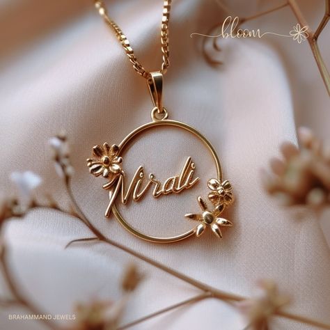 Mahar Locket With Name, Name Pendant Design, Necklace Name Design, Gold Photography, Small Earrings Gold, Classic Jewelry Pieces, Jewelry Storage Diy, Yellow Gold Mens Rings, Bride Jewelry Set