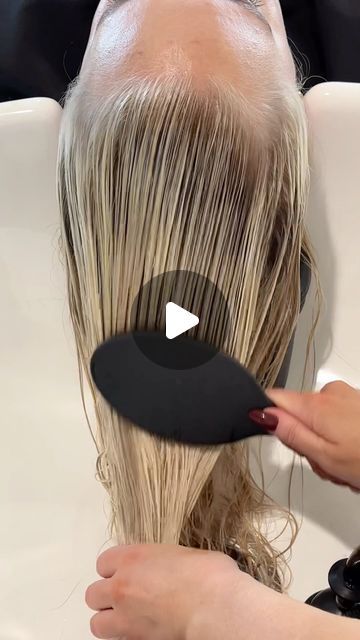 Bright Blonde Formula, Different Tones Of Blonde Shades, Redken Shades Eq Formulas Blondes, Redken Formulas, Redken Shades, Dimensional Blonde, Blonde Roots, Redken Shades Eq, Platinum Hair