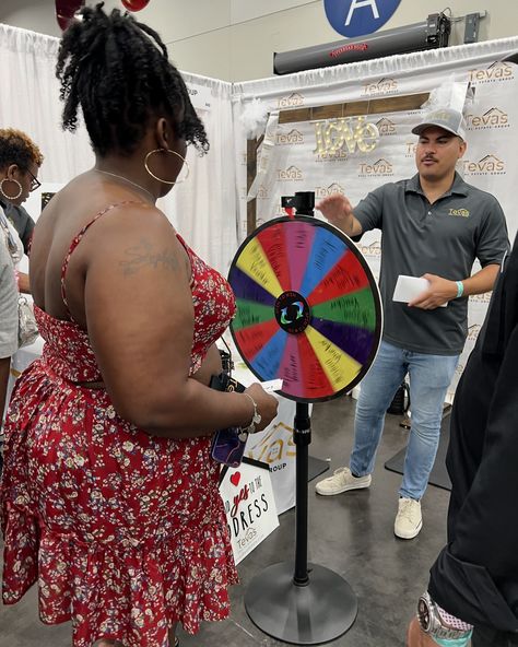 Tevas had a PRIZE WHEEL and Prize Raffle at the Bridal Extravaganza! What was on the wheel!?! Discounts on commission that never expire! What did we raffle? 2 $500 gift cards for Southwest Airlines! Prize Giveaway Ideas, Diy Prize Wheel, Prize Wheel Classroom, Fia Prize Giving, Real Estate Agent Attire, Nobel Prize Ceremony, Prize Wheel, Prize Giveaway, Southwest Airlines