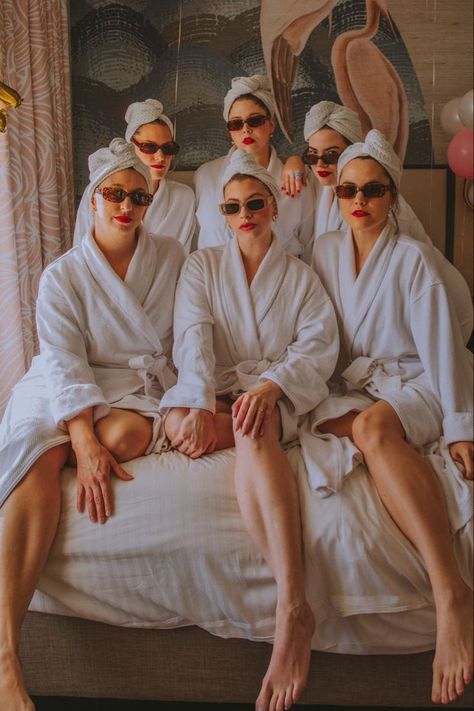 Fun Activity For Bridal Shower Party Bridal Party Getting Ready Ideas, Entourage Photoshoot Ideas, Bali Bachelorette Party, Bacherolette Party Ideas, Bachelorette Poses, Spa Bachelorette Party Ideas, Bachelorette Classy, Newport Bachelorette, Bridesmaids Robes Pictures