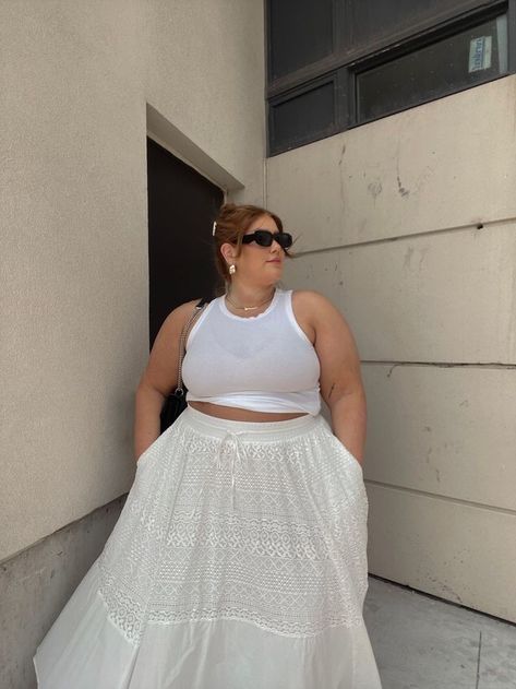 Tropical Plus Size Outfits, Italian Summer Outfits Plus Size, Plus Size Clean Girl Aesthetic, Summer In The City Outfits, Outfits Red Hair, Vine Aesthetic, Plus Size Spring Outfit, Red Hair Styles, Red Hair Ginger