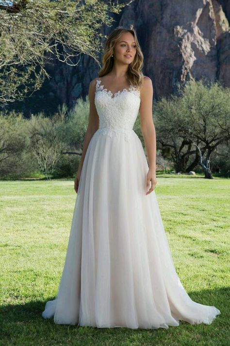 Best Homecoming Dresses, Sabrina Neckline, Sweet Wedding Dresses, Justin Alexander Wedding Dress, London Bride, Stella York, Applique Wedding, Sweetheart Wedding Dress, Applique Wedding Dress