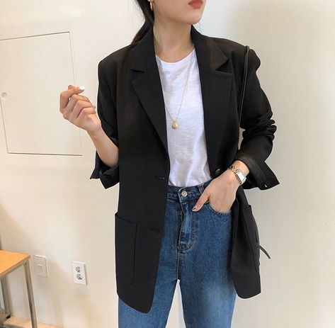 Black Blazer Korean Style, Oversized Blazer Outfit Casual, Blazer Korean Style, Oversized Blazer Outfit, Black Blazer Outfit, Blazer Outfits Casual, Korean Casual Outfits, Hijabi Outfits Casual, Formal Outfit