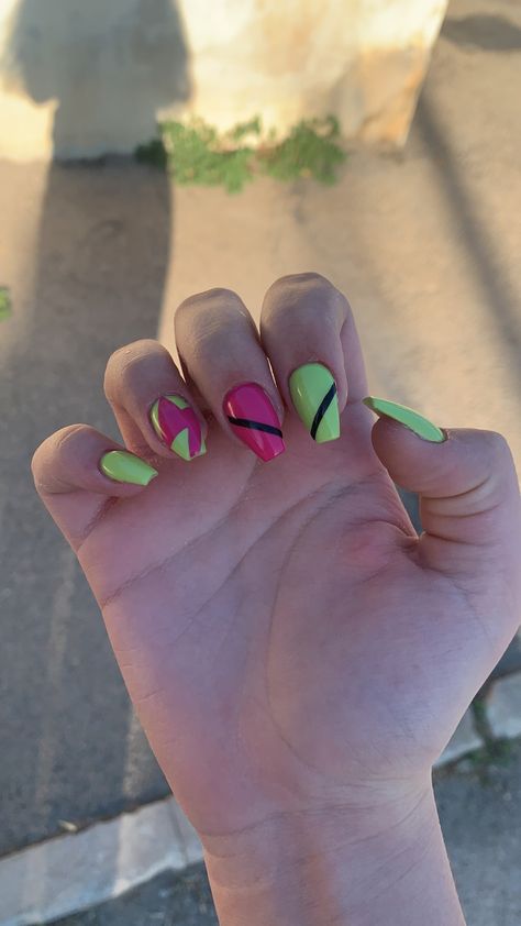 Danganronpa Inspired Nails, Danganronpa Nail Art, Danganronpa Nail Designs, Danganronpa Nails Ideas, Danganronpa Tattoo Ideas, Danganronpa Nails, Danganronpa Tattoo, Kazuichi Souda, Kpop Nails