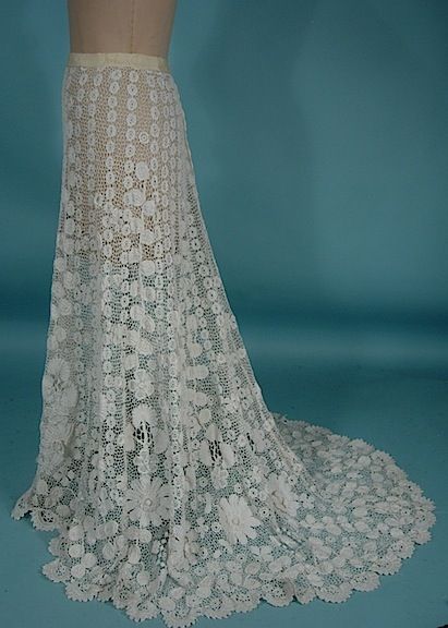 Antique Dress Crochet Skirts, Dress Gallery, Look Retro, Irish Lace Crochet, Lace Outfit, Antique Dress, Pearl And Lace, Linens And Lace, Vintage Gowns