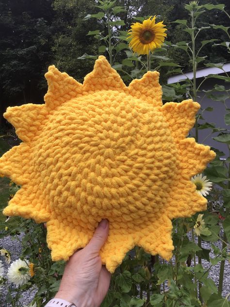 Yellow Crochet Patterns Free, What To Crochet With Yellow Yarn, Moon And Sun Crochet, Crochet Sun Pillow Free Pattern, Crochet With Yellow Yarn, Yellow Yarn Crochet Projects, Sun Pillow Crochet, Yellow Crochet Ideas, Crochet Sun Pillow