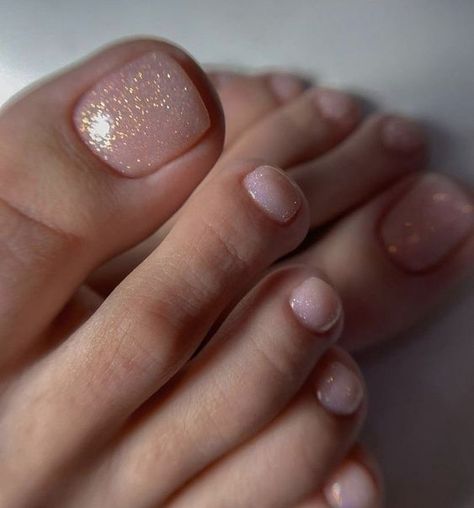 2024 Summer Toe Nail Colors & Designs: Trendy Gel, Polish, and Art Ideas Mauve Toenails, Pedicure Colors For Pale Skin, Pedicure Colors Spring 2024, Summer Toe Nail Colors Pedicures 2024, Toe Nail Colors For Summer, Summer Toes 2024, Nude Toe Nails, Pedicured Toes, Toe Nail Colors